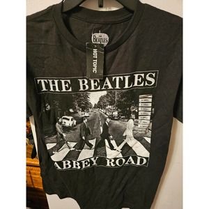 THE BEATLES “Abbey Road” Black Short Sleeve Hot Topic T-Shirt Size S 100% Cotton